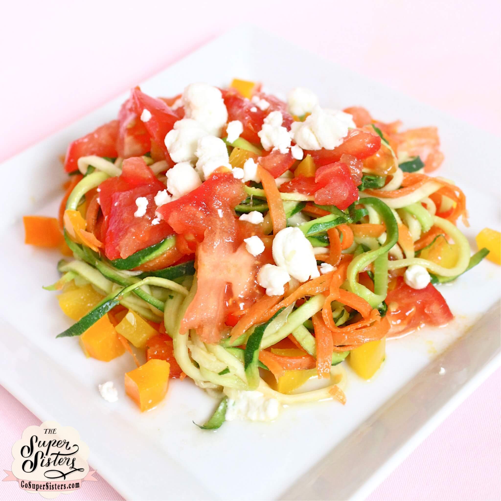 Veggie Pasta with Bell Pepper, Chopped Tomato and Goat Cheese | Super