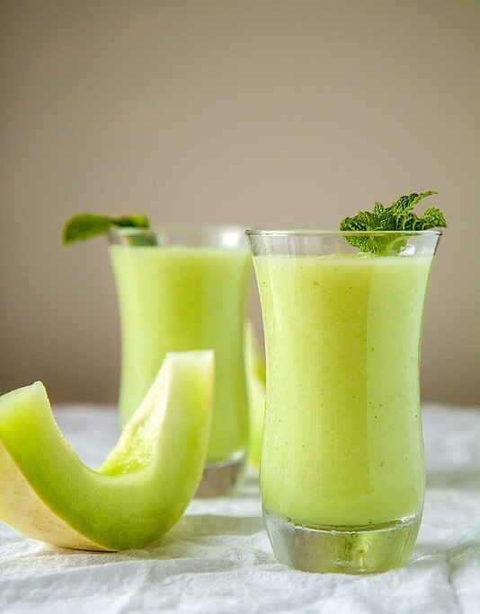 sweet honeydew green smoothie