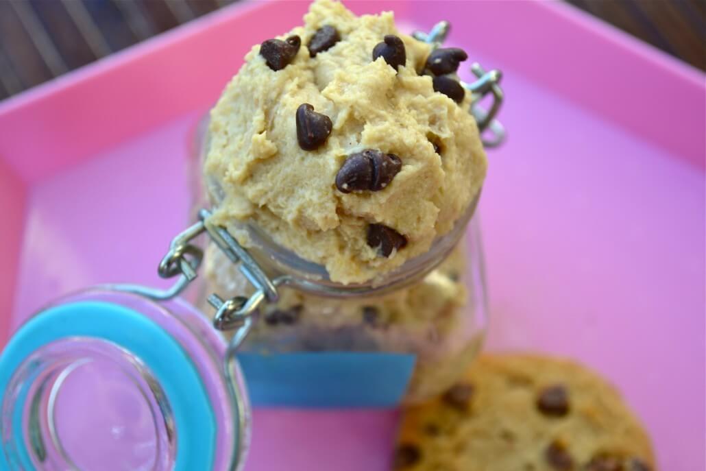 Healthy Chocolate Chip Cookie Dough Dip