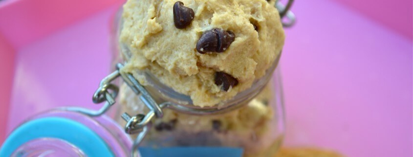 Healthy Chocolate Chip Cookie Dough Dip